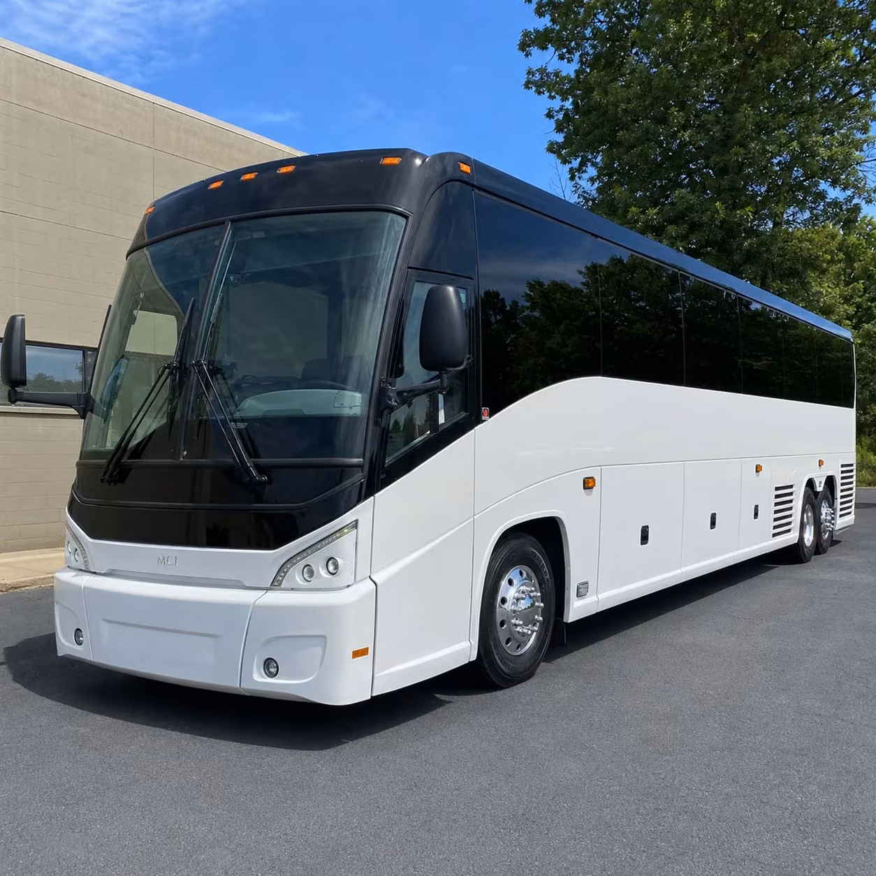 cross the tennessee river in style charter buses for chattanooga corporate events