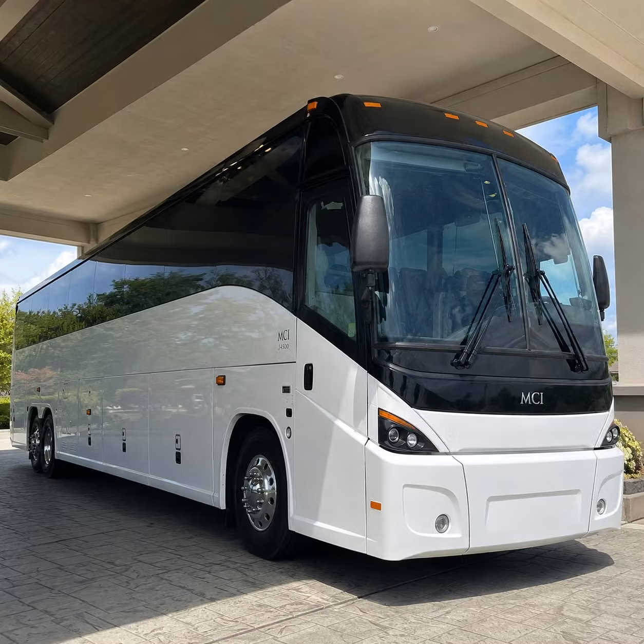 employee shuttle bus rentals for chattanooga s growing healthcare and university campuses
